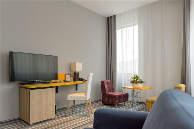 HOTEL PARK INN  SÁRVÁR Autobusovou dopravou