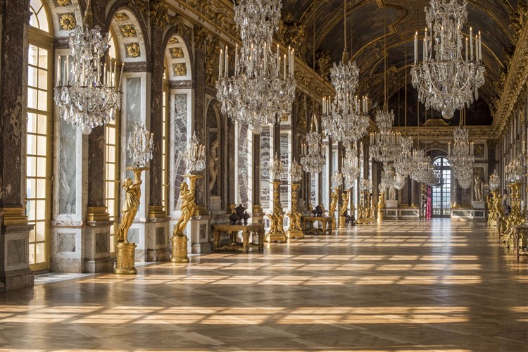 Versailles - Galerie des Glaces | Paříž, dáma na Seině
