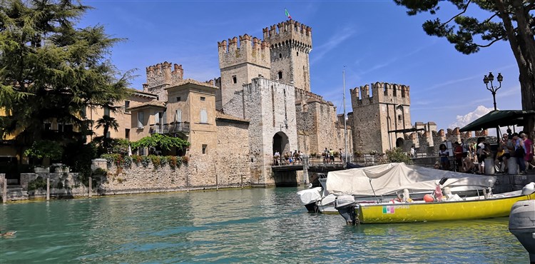 Sirmione | Perly Lago di Garda a relax u jezera