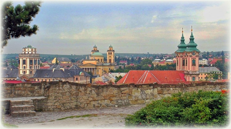 Eger | HOTEL FLORA Autobusovou dopravou