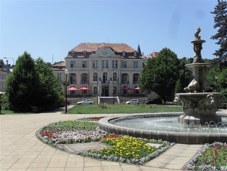 Teplice v Čechách | Za porcelánem s modrou krví a fontánami Teplic