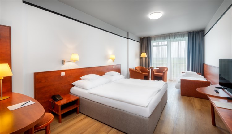 Dvoulůžkový pokoj Superior s přistýlkou | HUNGUEST HOTEL BÜK - ZÁPADNÍ KŘÍDLO Autobusovou dopravou