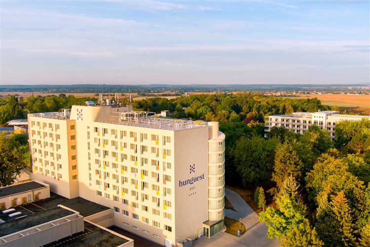 HUNGUEST HOTEL BÜK - VÝCHODNÍ KŘÍDLO Autobusovou dopravou