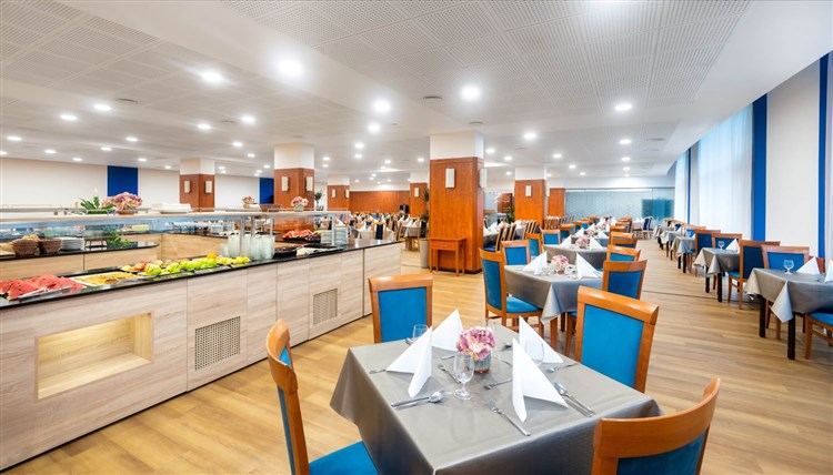 Restaurace | HUNGUEST HOTEL BÜK - ZÁPADNÍ KŘÍDLO Autobusovou dopravou