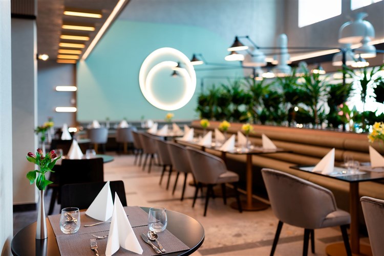 Restaurace | HUNGUEST HOTEL BÜK - VÝCHODNÍ KŘÍDLO Autobusovou dopravou