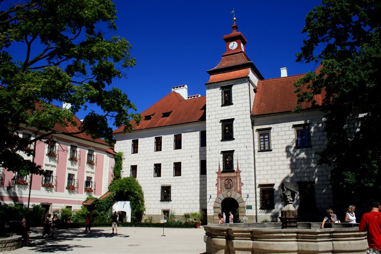 Třeboň | Plavba kolem Světa v rytmu swingu a Třeboň