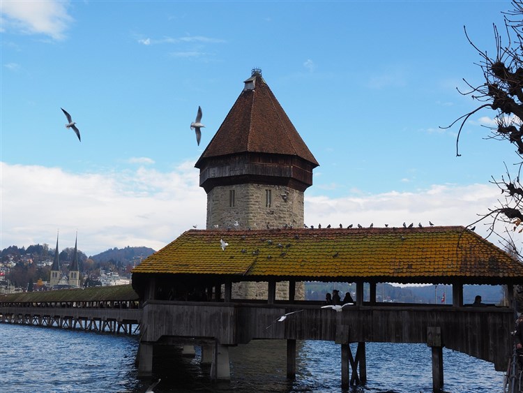 Lucern - Kapličkový most | Pohádkový advent ve Švýcarsku