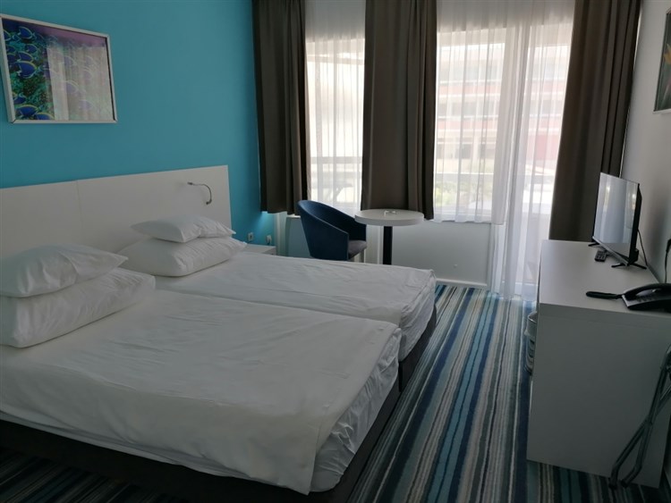 HOTEL ZORA Autobusovou dopravou