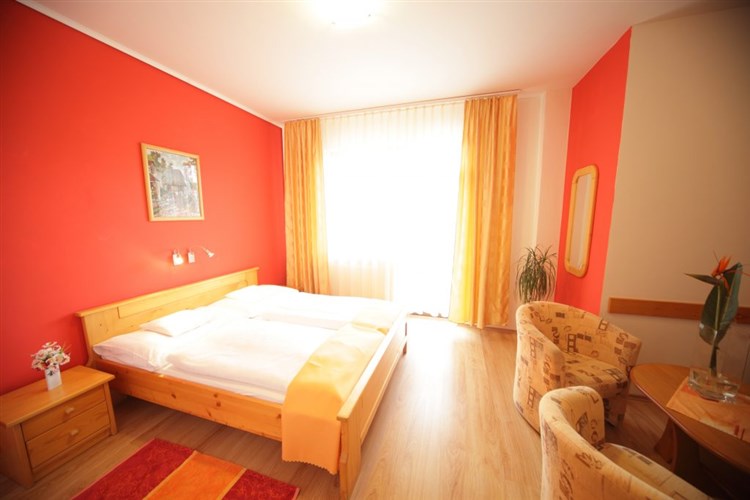 HOTEL THERMAL/AQUA Autobusovou dopravou
