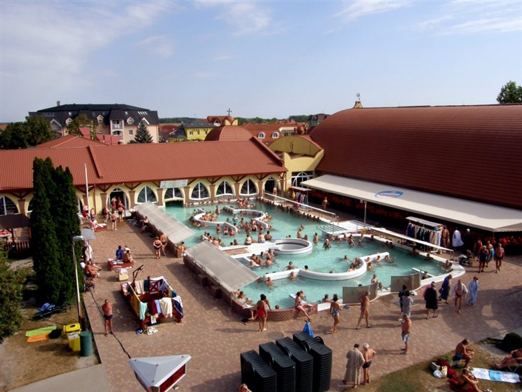 HOTEL THERMAL/AQUA Autobusovou dopravou